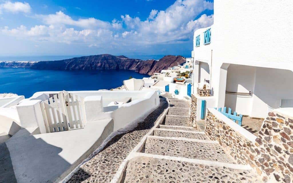 15 Best Things To Do In Santorini For An Epic Island Holiday!
